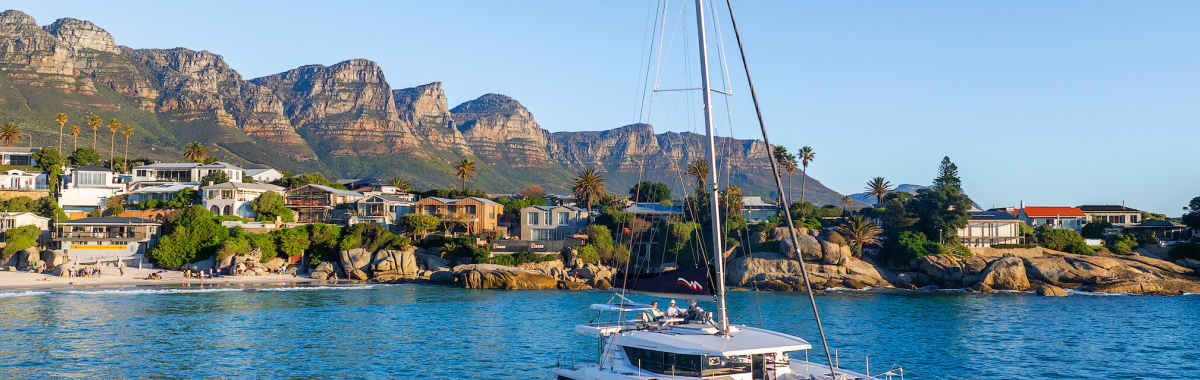 Flotte : Voiliers & Catamarans à Moteur